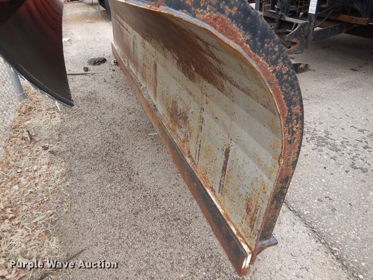 image for item DE4425 2001 Sterling LT7501 dump truck