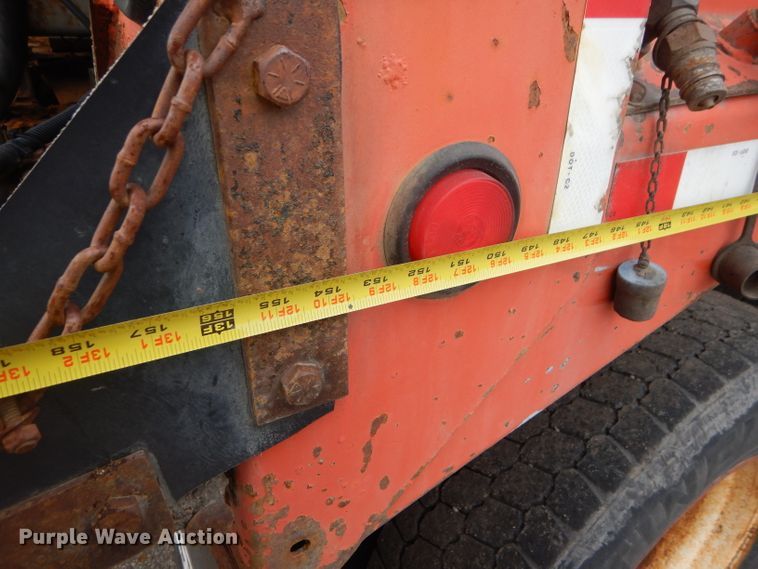 image for item DE4425 2001 Sterling LT7501 dump truck