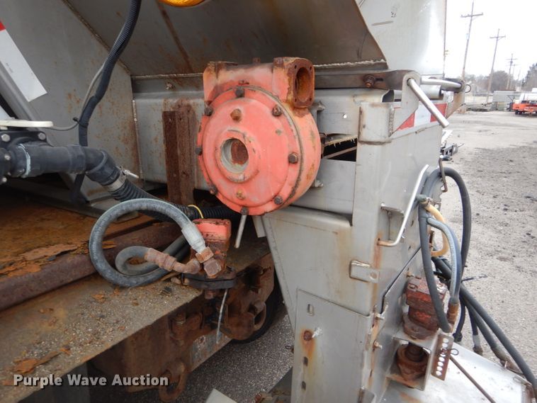 image for item DE4425 2001 Sterling LT7501 dump truck