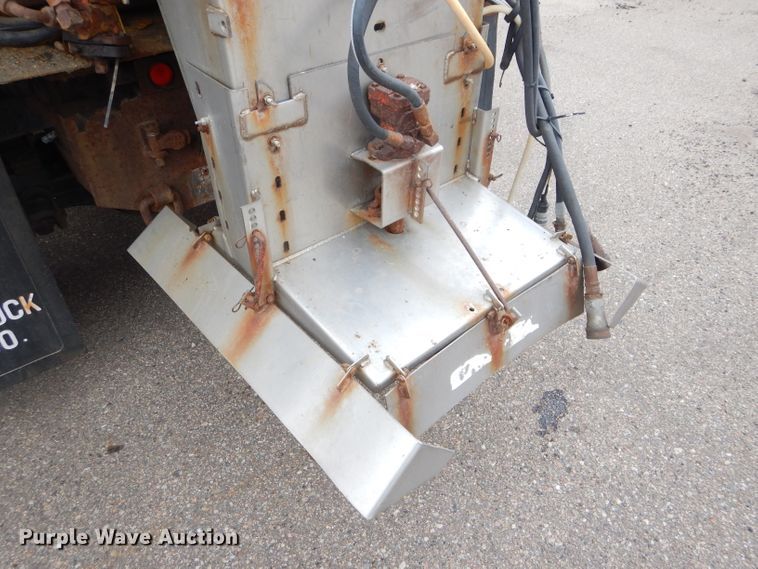 image for item DE4425 2001 Sterling LT7501 dump truck