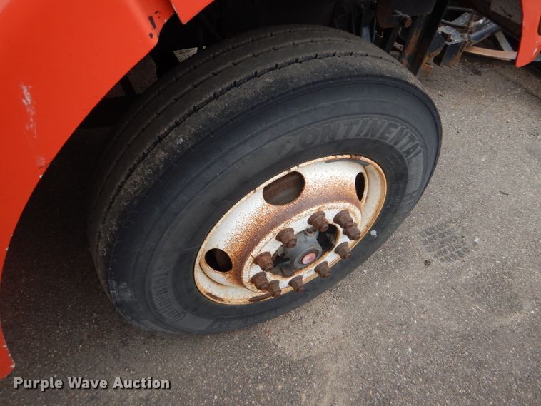 image for item DE4425 2001 Sterling LT7501 dump truck