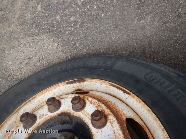 image for item DE4425 2001 Sterling LT7501 dump truck