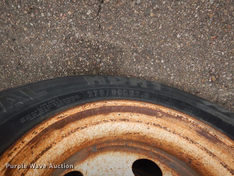 image for item DE4425 2001 Sterling LT7501 dump truck