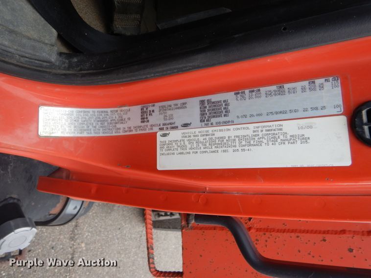 image for item DE4425 2001 Sterling LT7501 dump truck