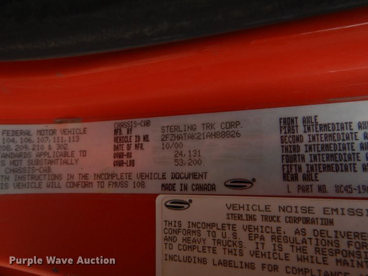 image for item DE4425 2001 Sterling LT7501 dump truck