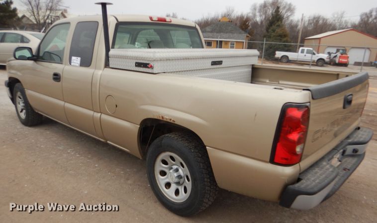 image for item DE4426 2006 Chevrolet Silverado 1500 Ext. Cab pickup truck