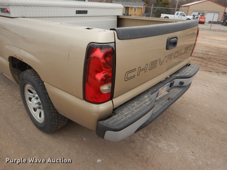 image for item DE4426 2006 Chevrolet Silverado 1500 Ext. Cab pickup truck