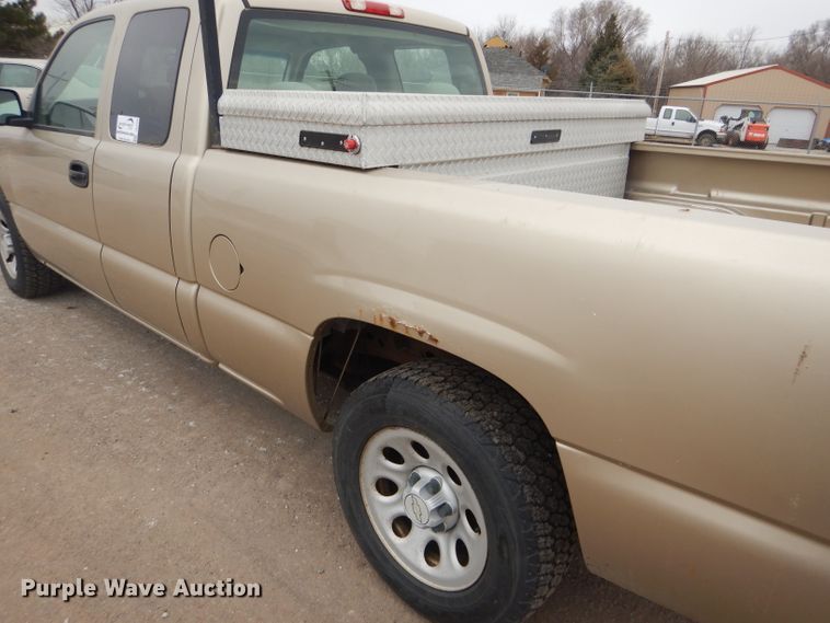 image for item DE4426 2006 Chevrolet Silverado 1500 Ext. Cab pickup truck