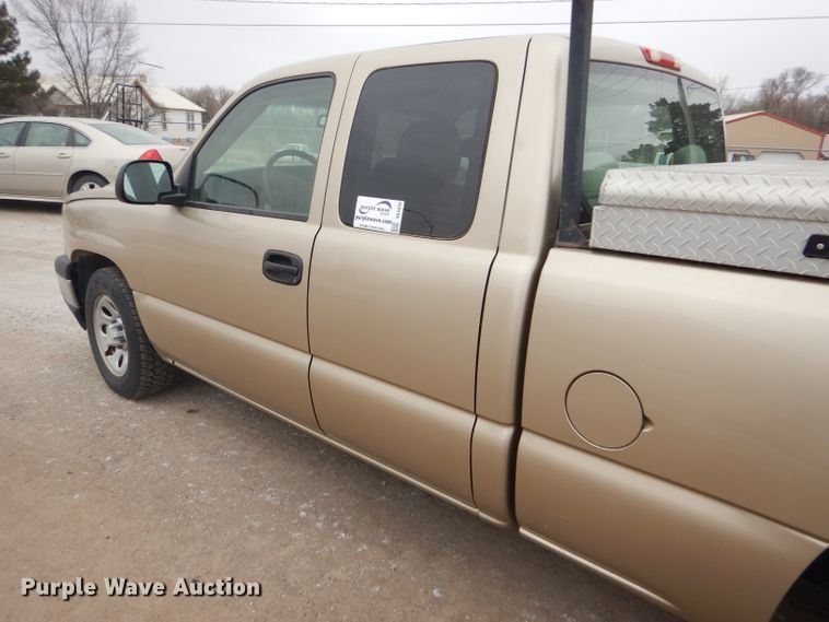 image for item DE4426 2006 Chevrolet Silverado 1500 Ext. Cab pickup truck