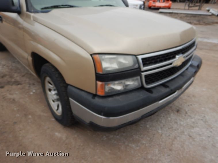 image for item DE4426 2006 Chevrolet Silverado 1500 Ext. Cab pickup truck