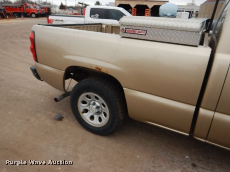 image for item DE4426 2006 Chevrolet Silverado 1500 Ext. Cab pickup truck