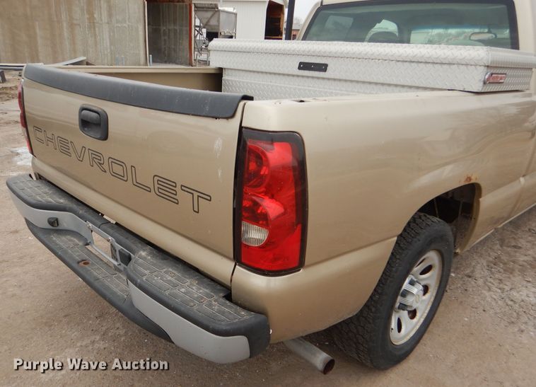 image for item DE4426 2006 Chevrolet Silverado 1500 Ext. Cab pickup truck