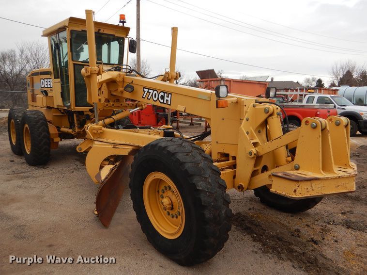 image for item DE4430 2001 John Deere 770CH motor grader