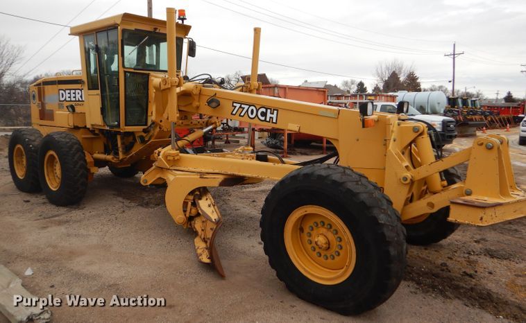 image for item DE4430 2001 John Deere 770CH motor grader