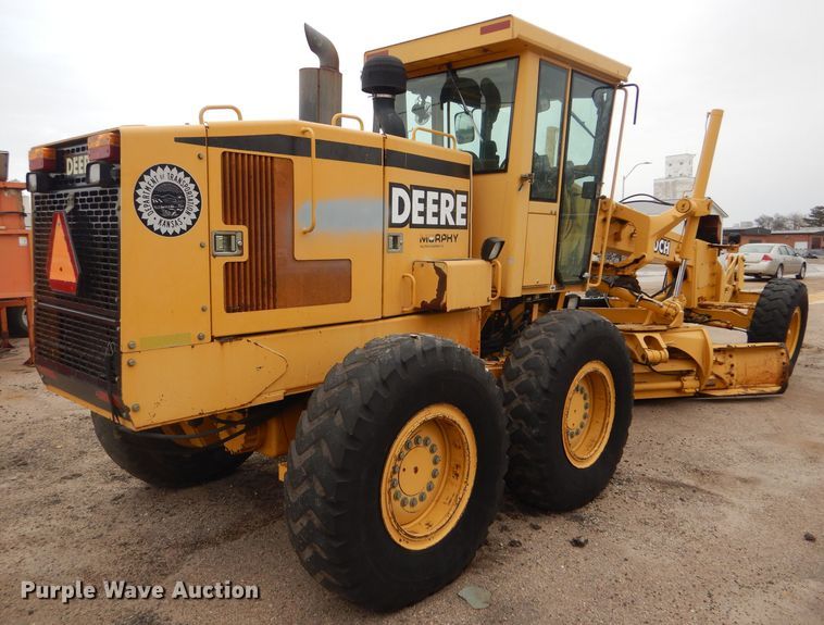 image for item DE4430 2001 John Deere 770CH motor grader