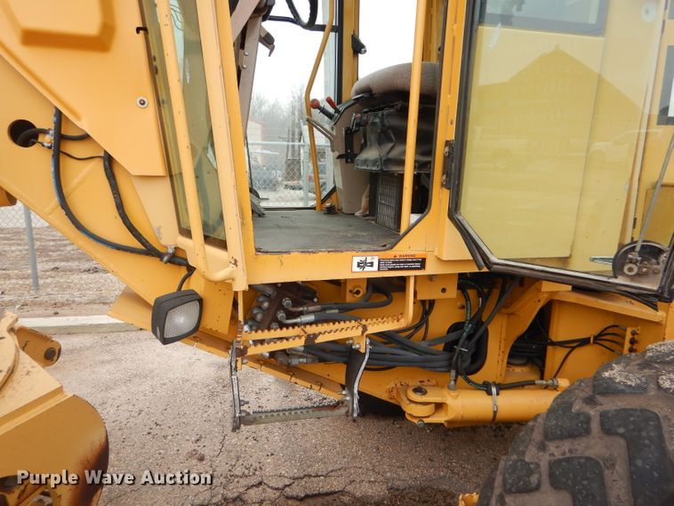 image for item DE4430 2001 John Deere 770CH motor grader