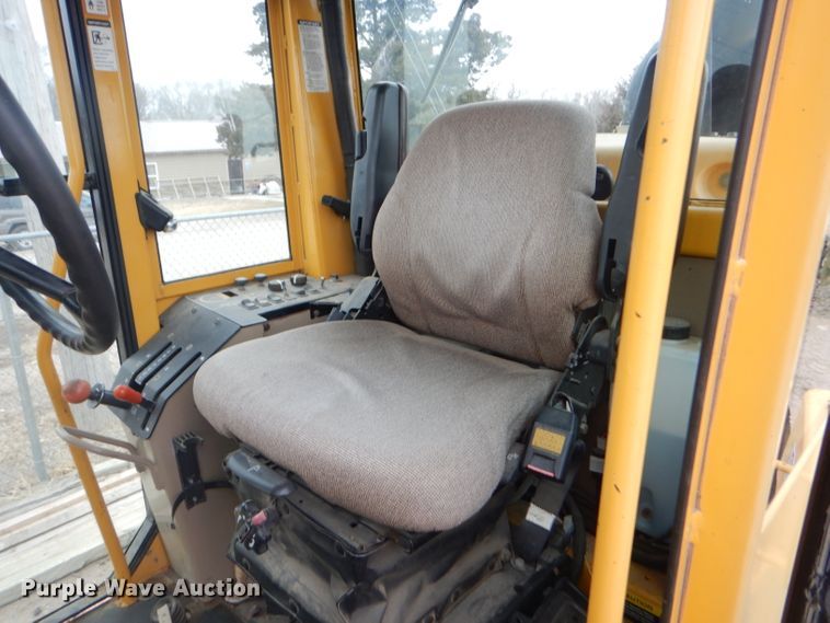 image for item DE4430 2001 John Deere 770CH motor grader