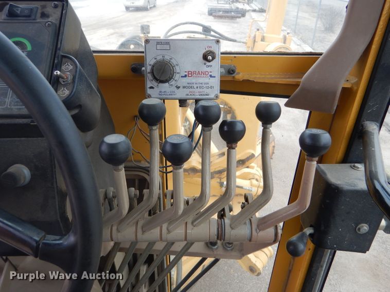 image for item DE4430 2001 John Deere 770CH motor grader