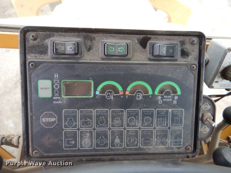 image for item DE4430 2001 John Deere 770CH motor grader