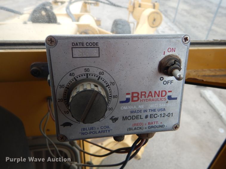 image for item DE4430 2001 John Deere 770CH motor grader