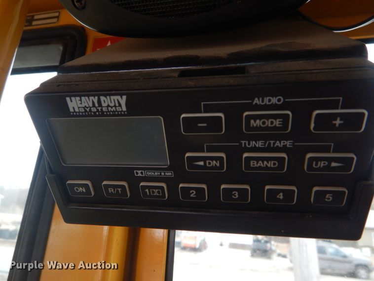 image for item DE4430 2001 John Deere 770CH motor grader