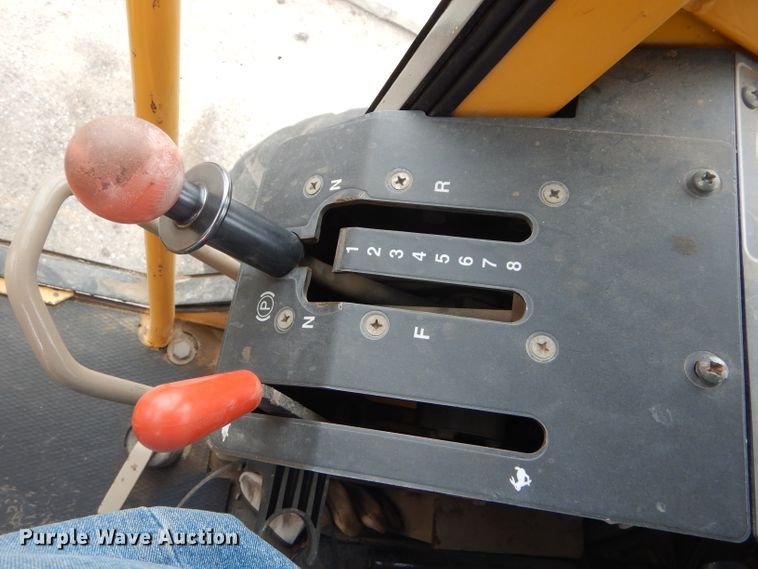 image for item DE4430 2001 John Deere 770CH motor grader