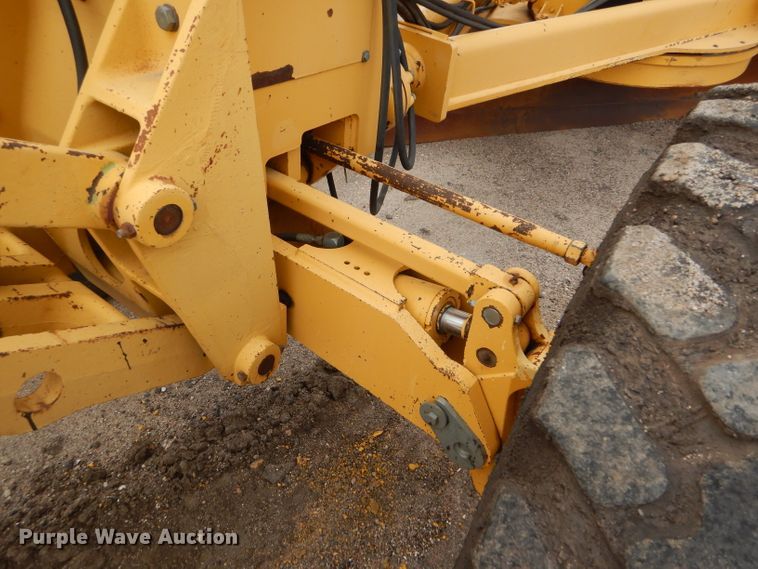 image for item DE4430 2001 John Deere 770CH motor grader