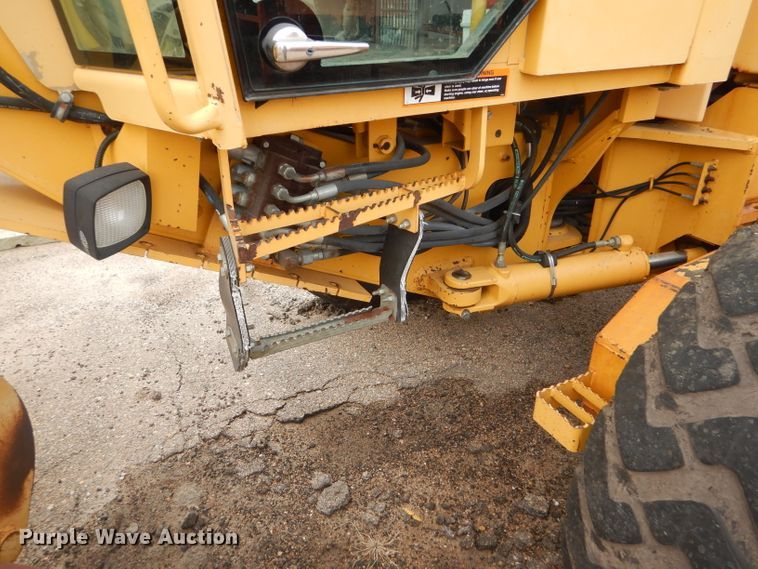 image for item DE4430 2001 John Deere 770CH motor grader