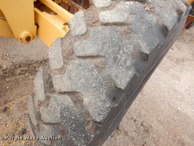 image for item DE4430 2001 John Deere 770CH motor grader