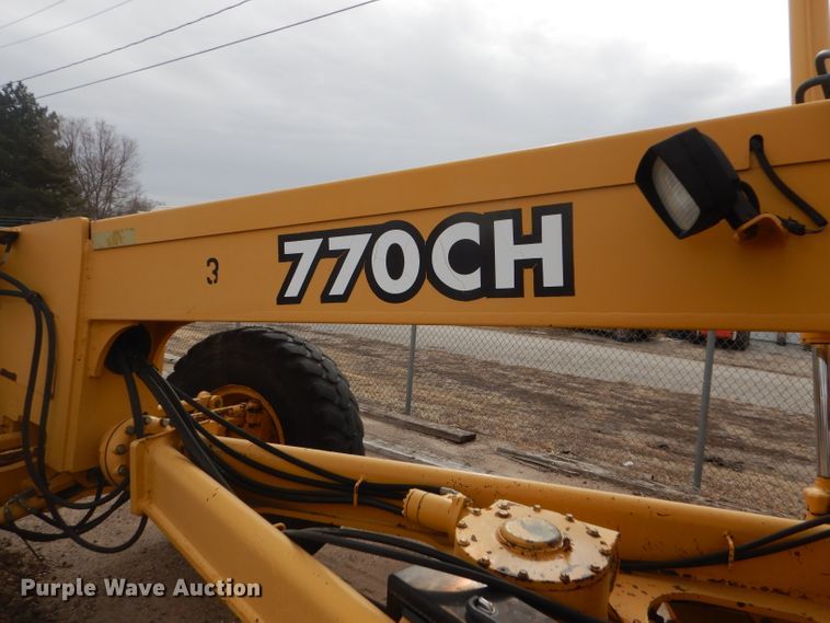 image for item DE4430 2001 John Deere 770CH motor grader