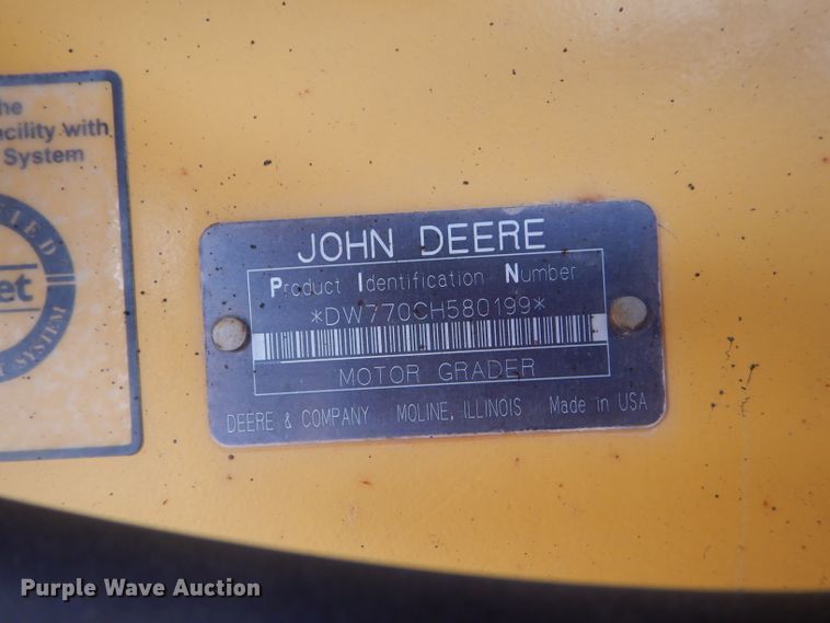 image for item DE4430 2001 John Deere 770CH motor grader