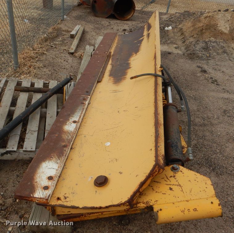 image for item DE4430 2001 John Deere 770CH motor grader