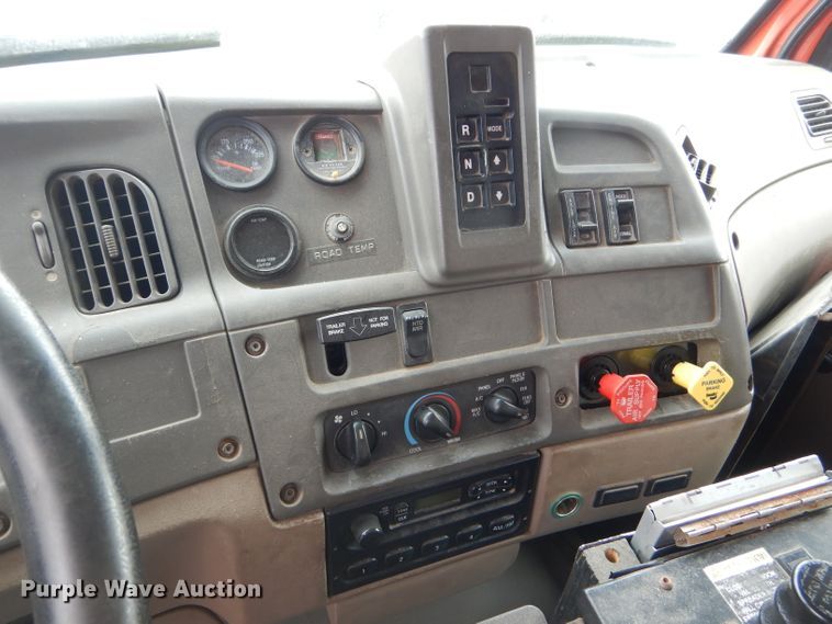 image for item DE4432 2001 Sterling LT7501 dump truck