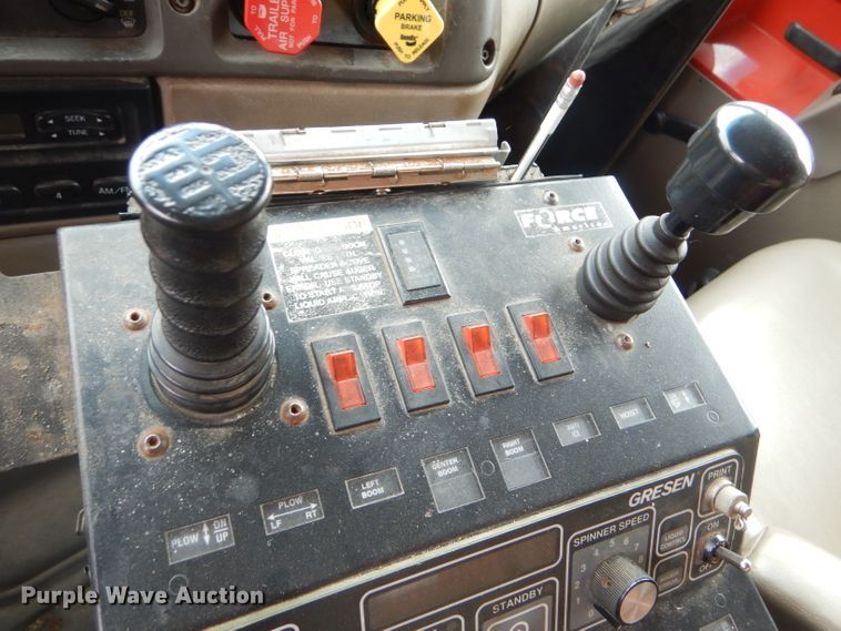 image for item DE4432 2001 Sterling LT7501 dump truck