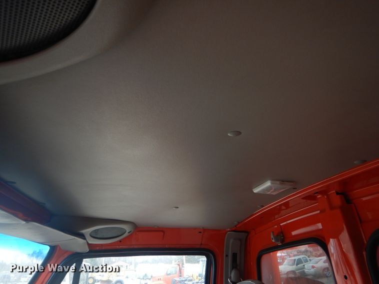 image for item DE4432 2001 Sterling LT7501 dump truck