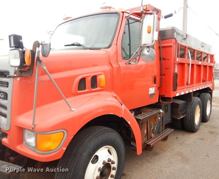 image for item DE4432 2001 Sterling LT7501 dump truck