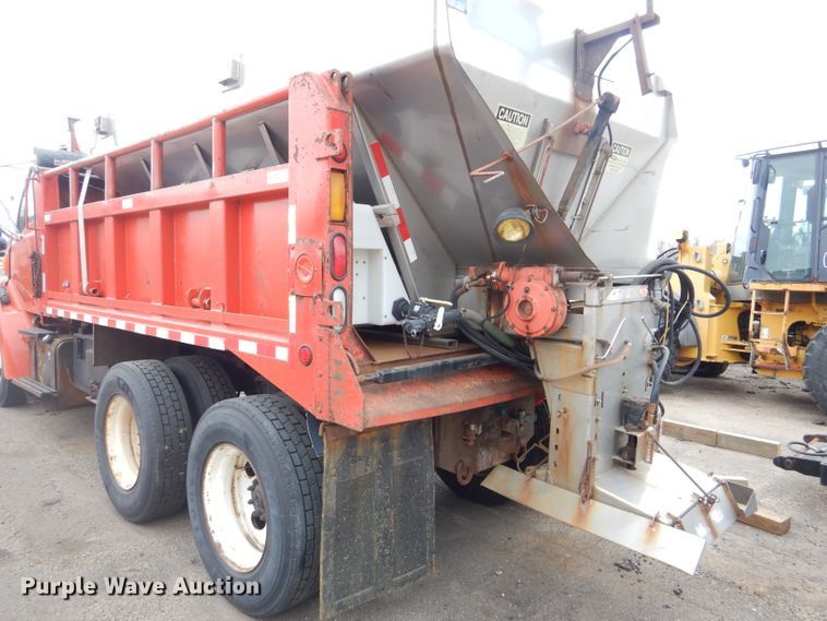 image for item DE4432 2001 Sterling LT7501 dump truck