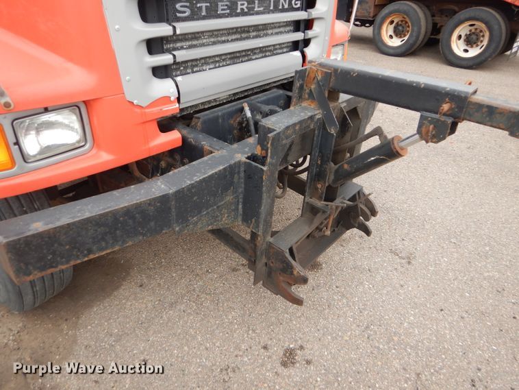 image for item DE4432 2001 Sterling LT7501 dump truck