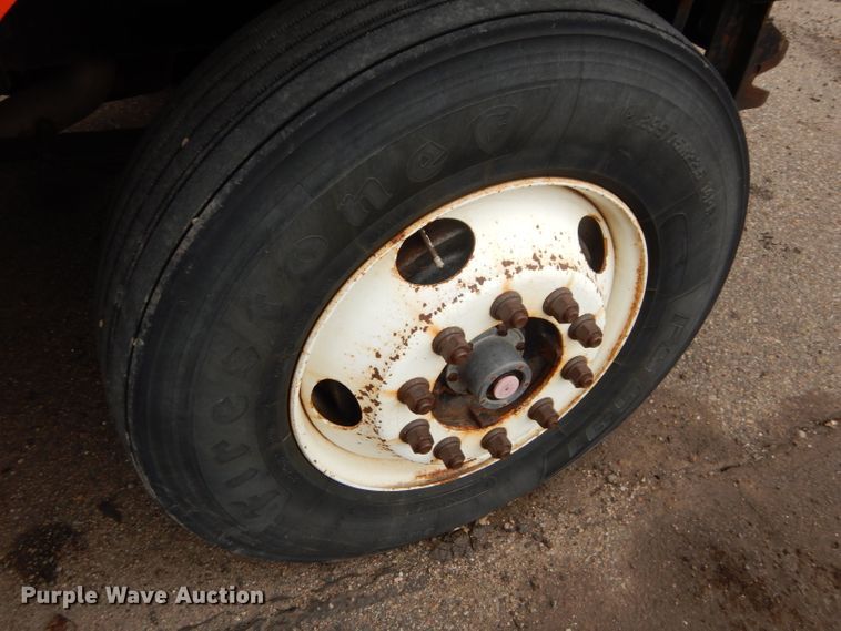 image for item DE4432 2001 Sterling LT7501 dump truck