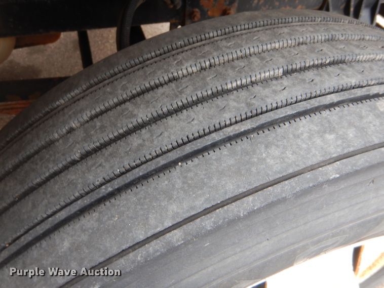 image for item DE4432 2001 Sterling LT7501 dump truck