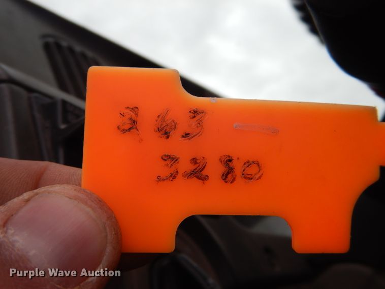 image for item DE4432 2001 Sterling LT7501 dump truck