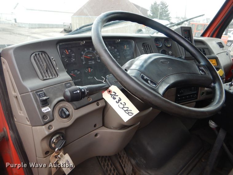 image for item DE4433 2001 Sterling LT7501 dump truck