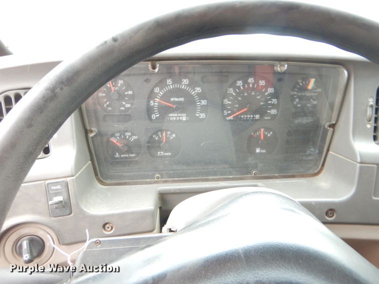 image for item DE4433 2001 Sterling LT7501 dump truck