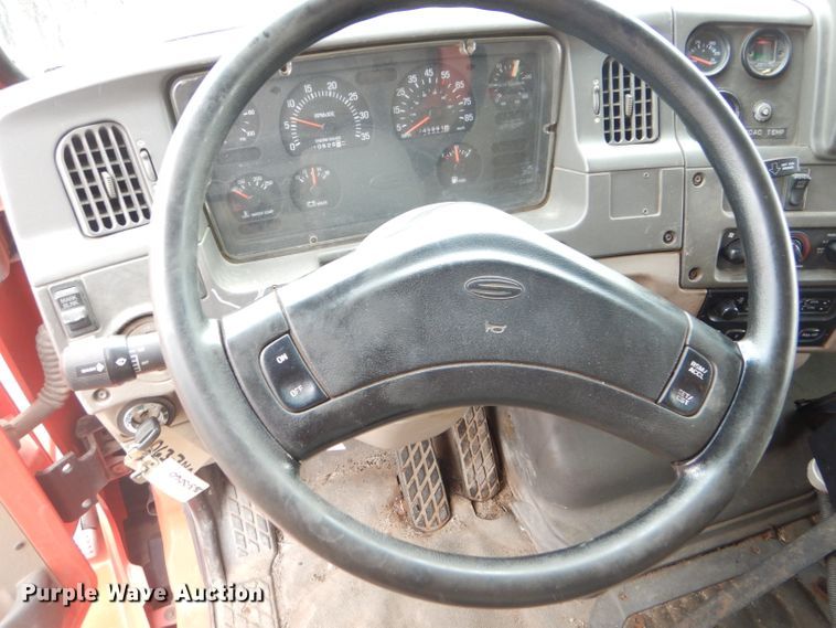 image for item DE4433 2001 Sterling LT7501 dump truck