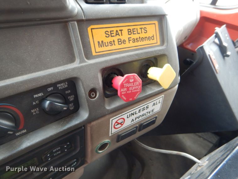 image for item DE4433 2001 Sterling LT7501 dump truck