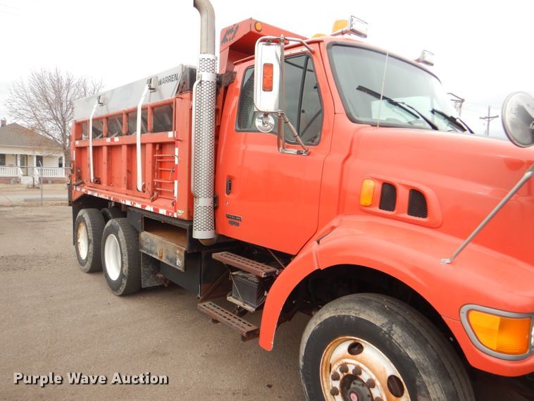 image for item DE4433 2001 Sterling LT7501 dump truck
