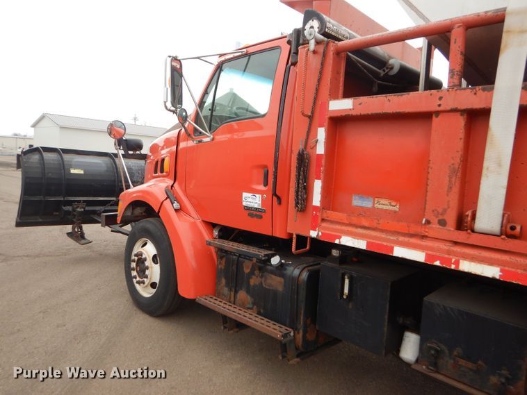 image for item DE4433 2001 Sterling LT7501 dump truck