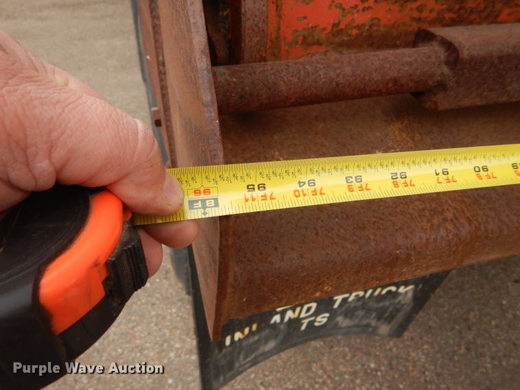 image for item DE4433 2001 Sterling LT7501 dump truck