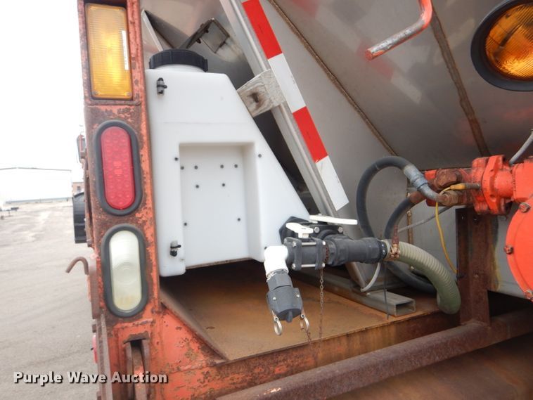 image for item DE4433 2001 Sterling LT7501 dump truck