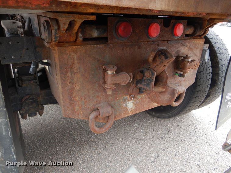 image for item DE4433 2001 Sterling LT7501 dump truck